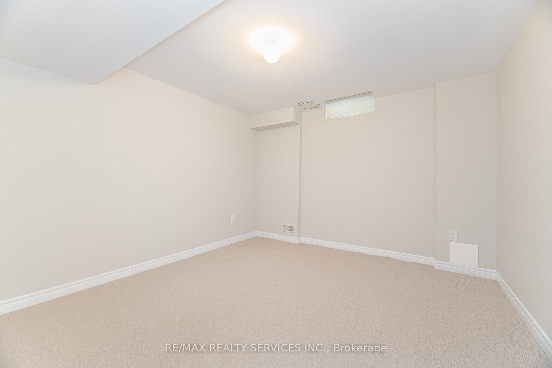 Photo 42 of 21 Fallgate Drive, Brampton, Credit Valley — HOMEH