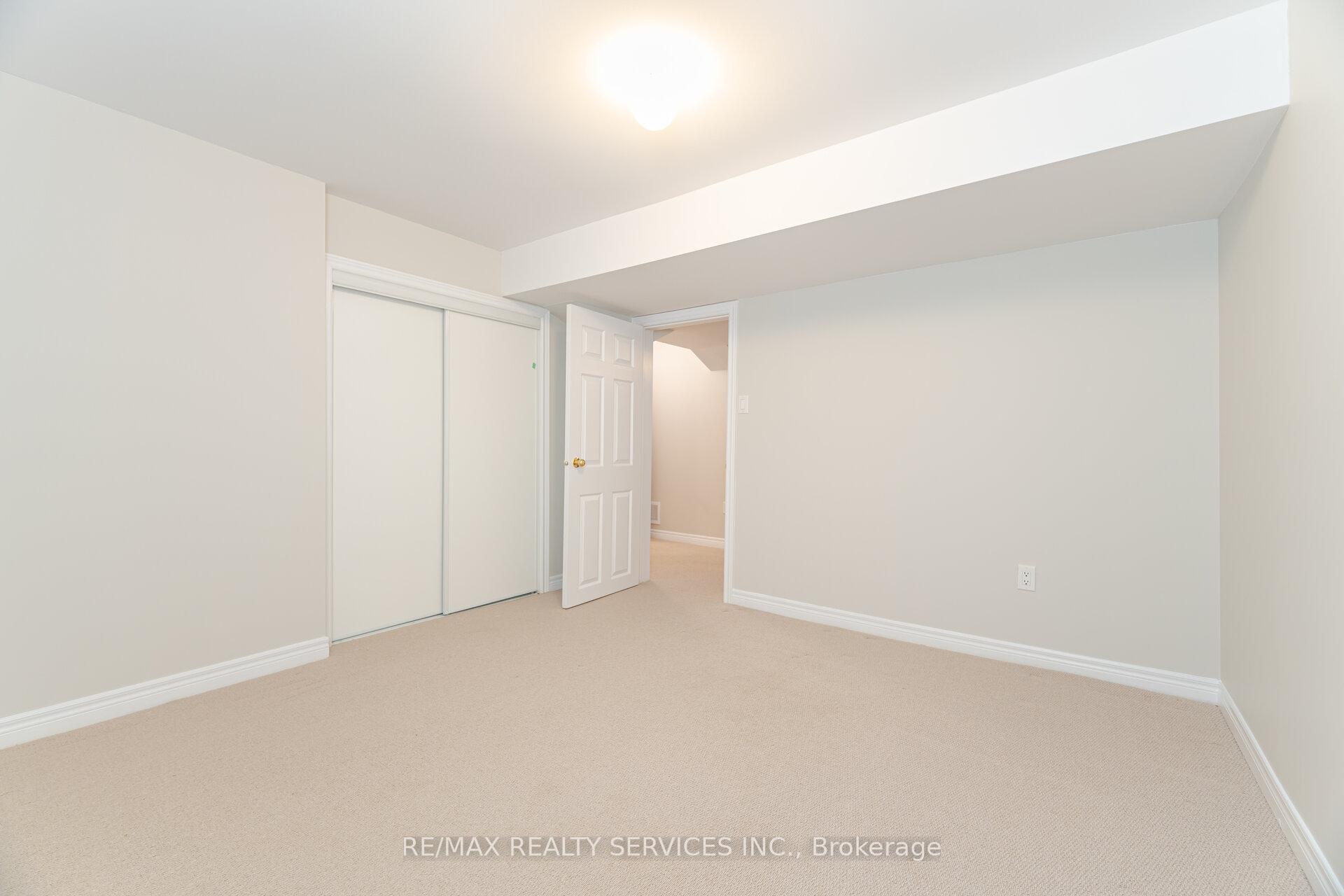 Photo 43 of 21 Fallgate Drive, Brampton, Credit Valley — HOMEH