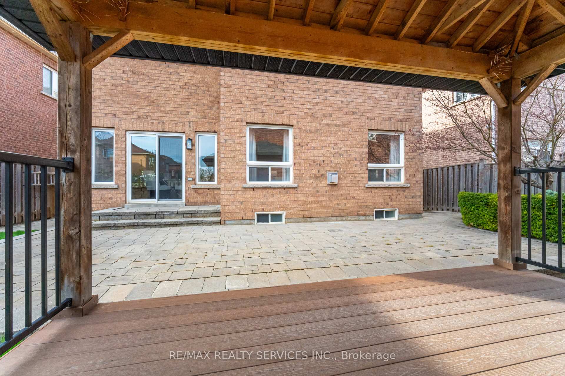 Photo 48 of 21 Fallgate Drive, Brampton, Credit Valley — HOMEH