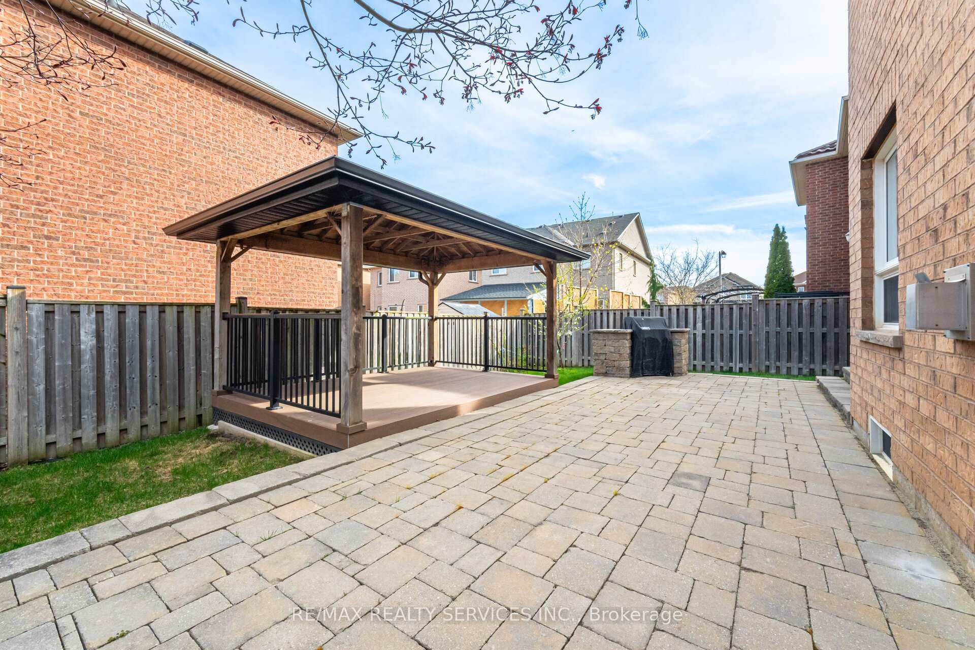 Photo 49 of 21 Fallgate Drive, Brampton, Credit Valley — HOMEH