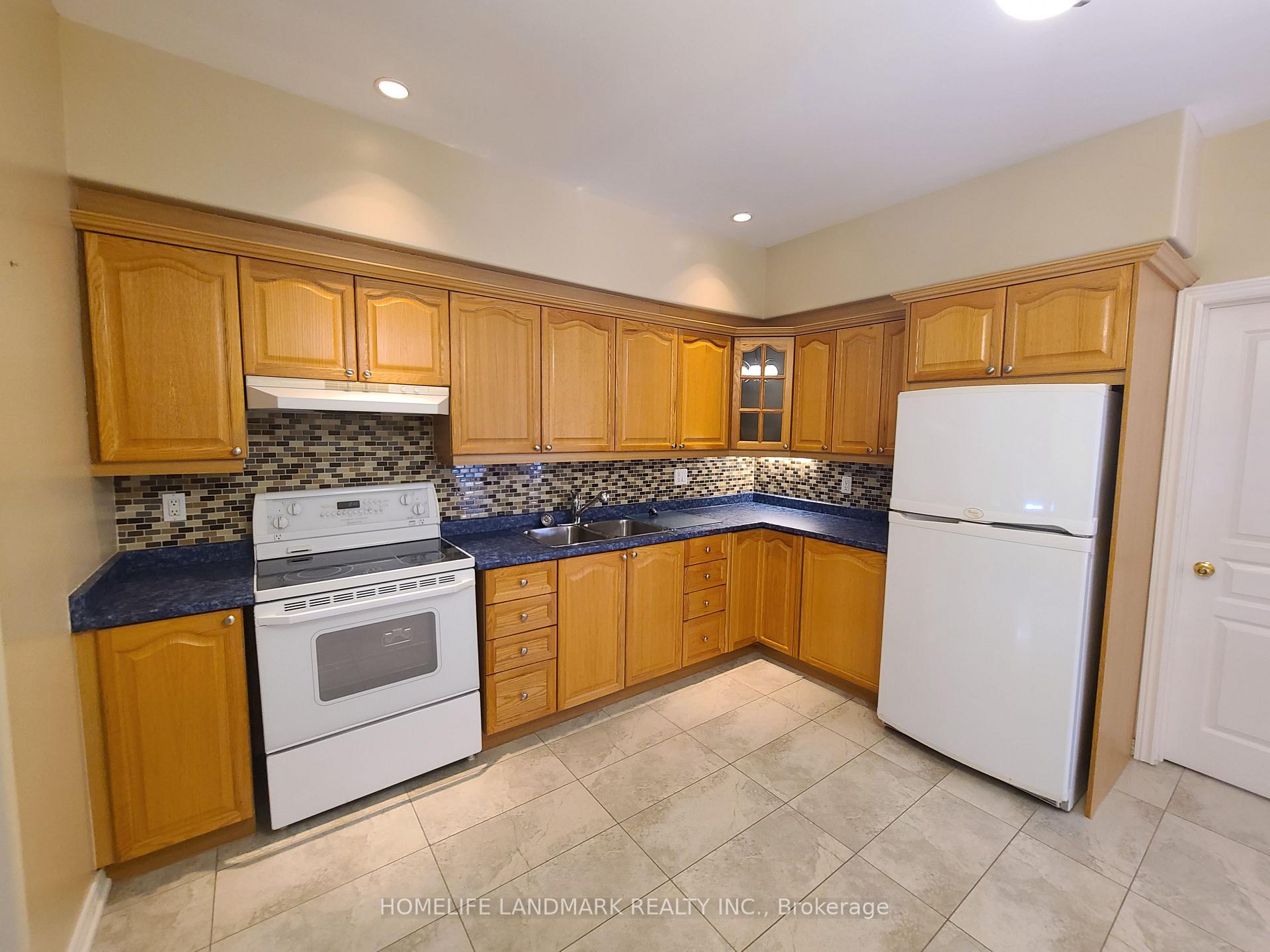 Photo 5 of Unit Main Fl, 6 Osgoode Gate, Clarington, Courtice — HOMEH
