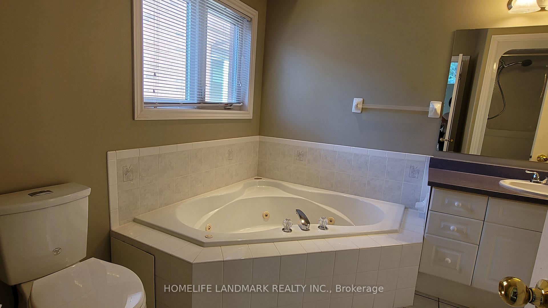 Photo 9 of Unit Main Fl, 6 Osgoode Gate, Clarington, Courtice — HOMEH
