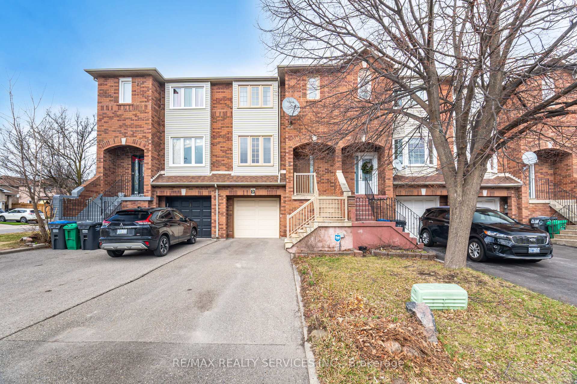 Photo 1 of 3 Dino Court, Brampton, Fletcher's Creek South — HOMEH