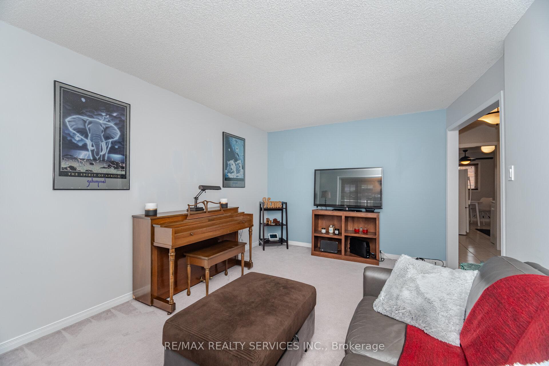 Photo 5 of 3 Dino Court, Brampton, Fletcher's Creek South — HOMEH