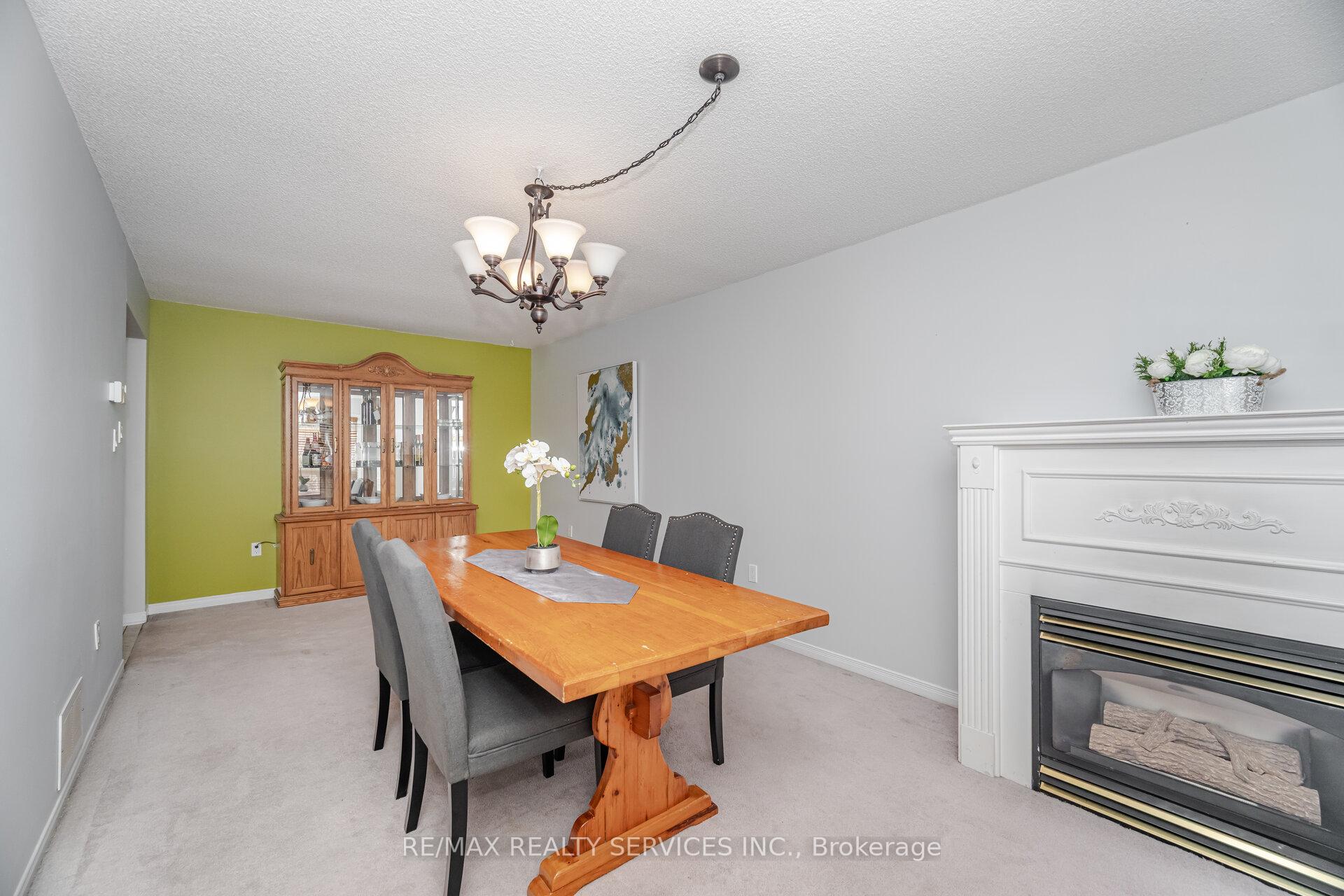 Photo 10 of 3 Dino Court, Brampton, Fletcher's Creek South — HOMEH