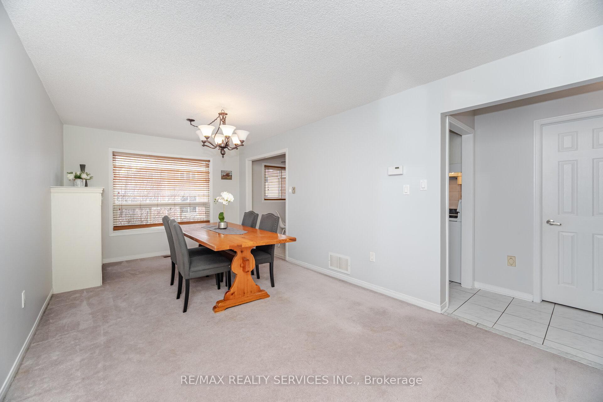 Photo 11 of 3 Dino Court, Brampton, Fletcher's Creek South — HOMEH
