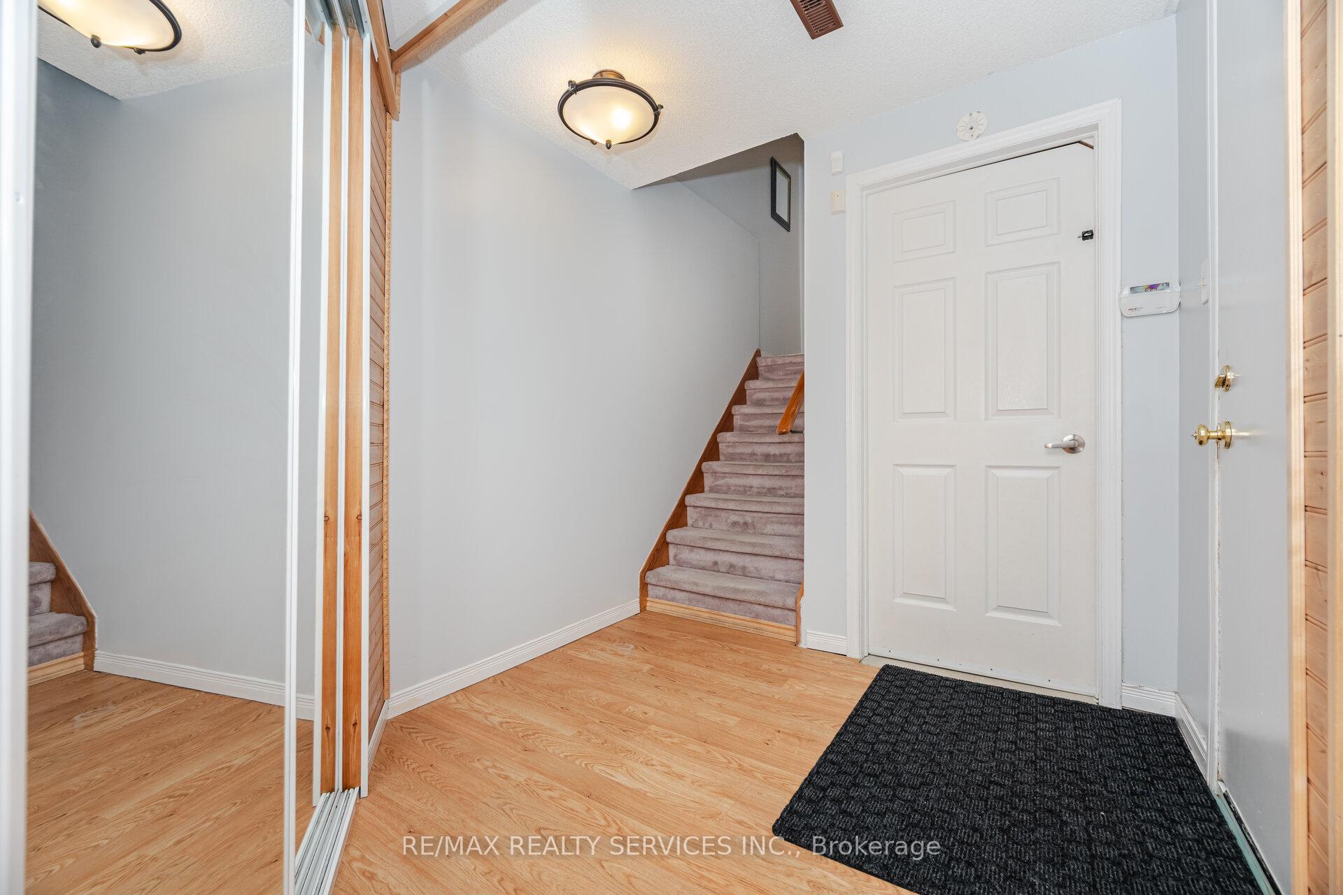 Photo 18 of 3 Dino Court, Brampton, Fletcher's Creek South — HOMEH