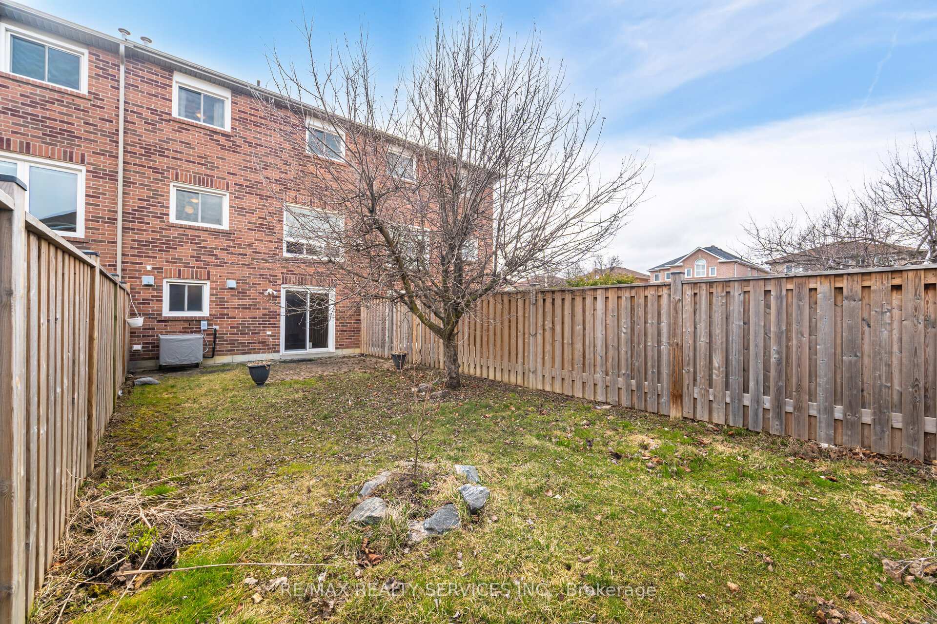 Photo 21 of 3 Dino Court, Brampton, Fletcher's Creek South — HOMEH