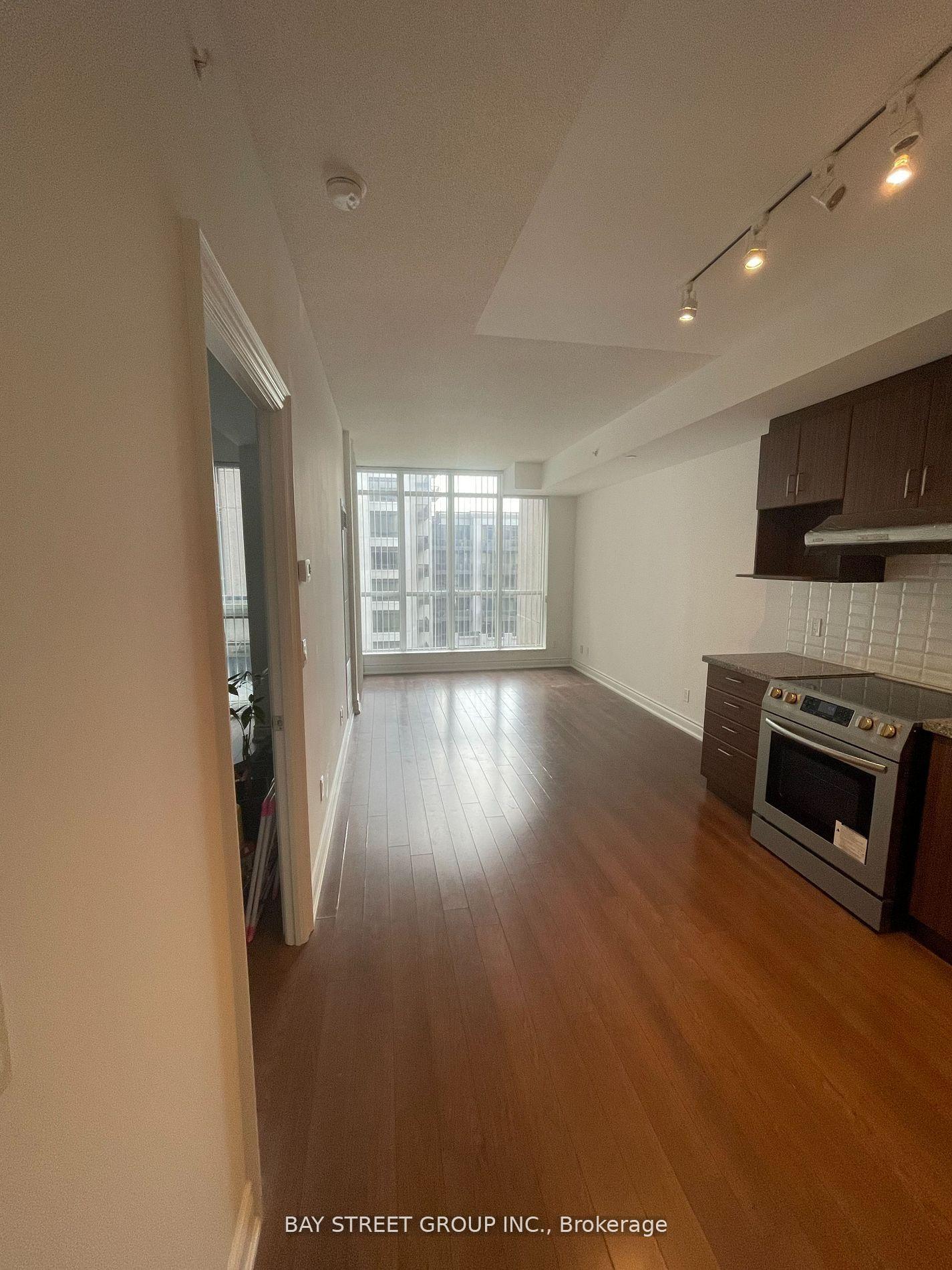 Photo 7 of Unit D802, 33 Clegg Road, Markham, Unionville — HOMEH