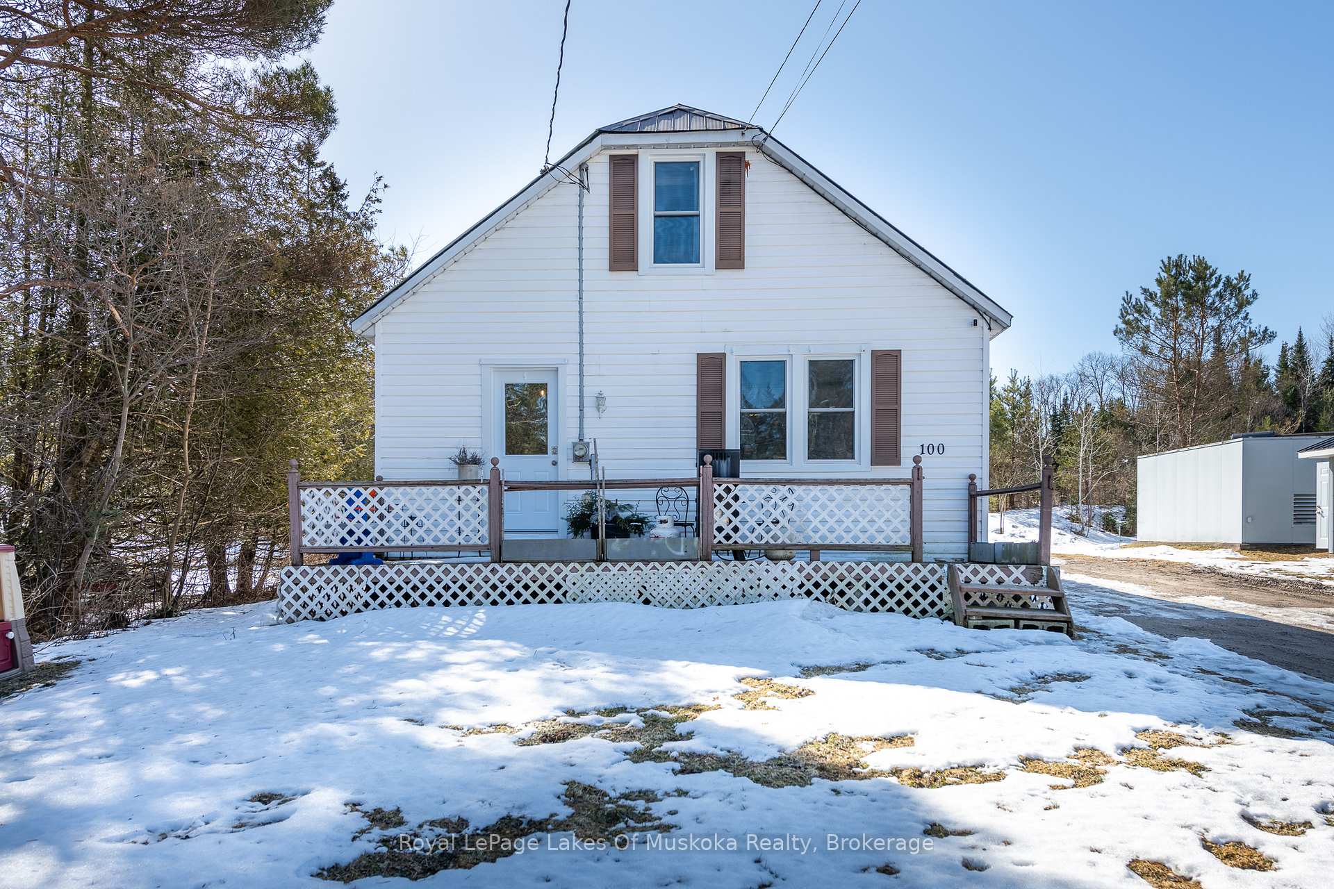 Photo 2 of 100 Queen Street, Burk's Falls — HOMEH
