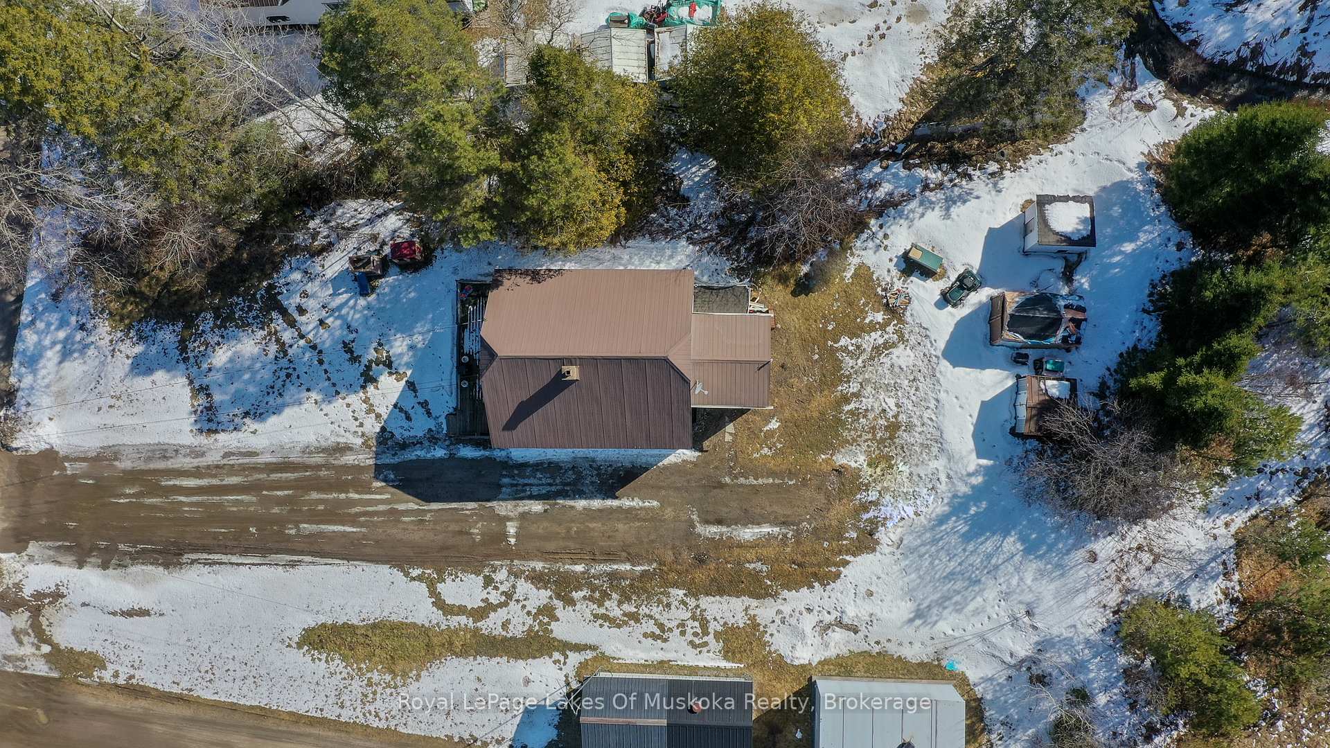 Photo 3 of 100 Queen Street, Burk's Falls — HOMEH