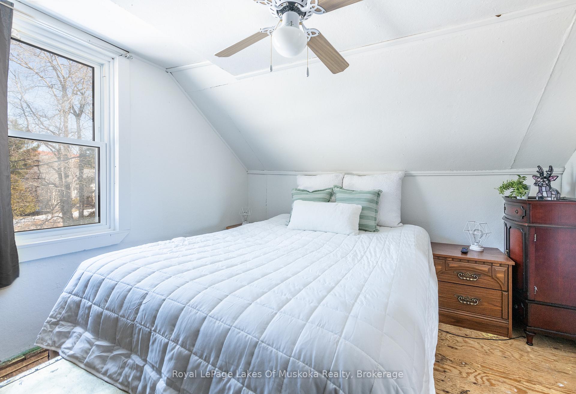 Photo 14 of 100 Queen Street, Burk's Falls — HOMEH