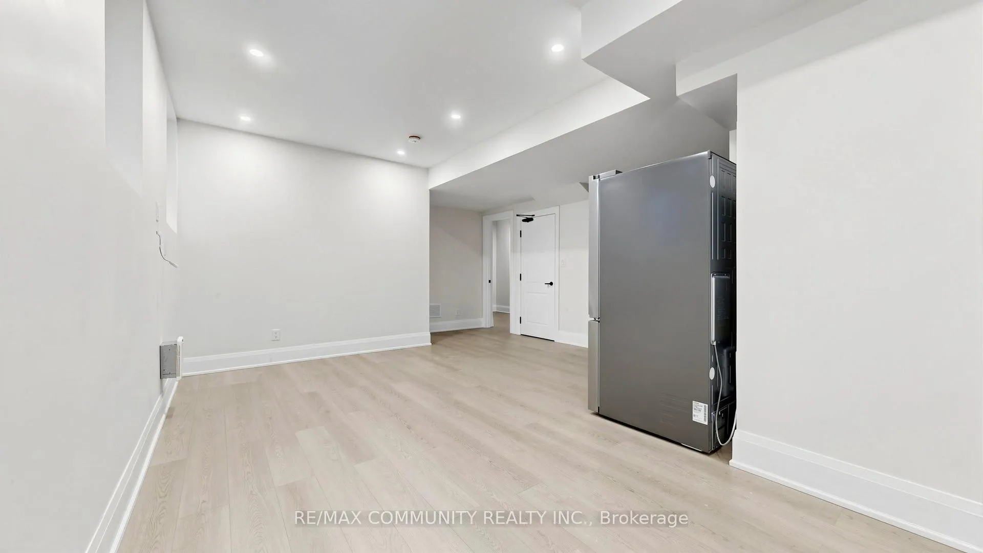 Photo 7 of 1544A Honey Locust Place, Pickering, Rural Pickering — HOMEH