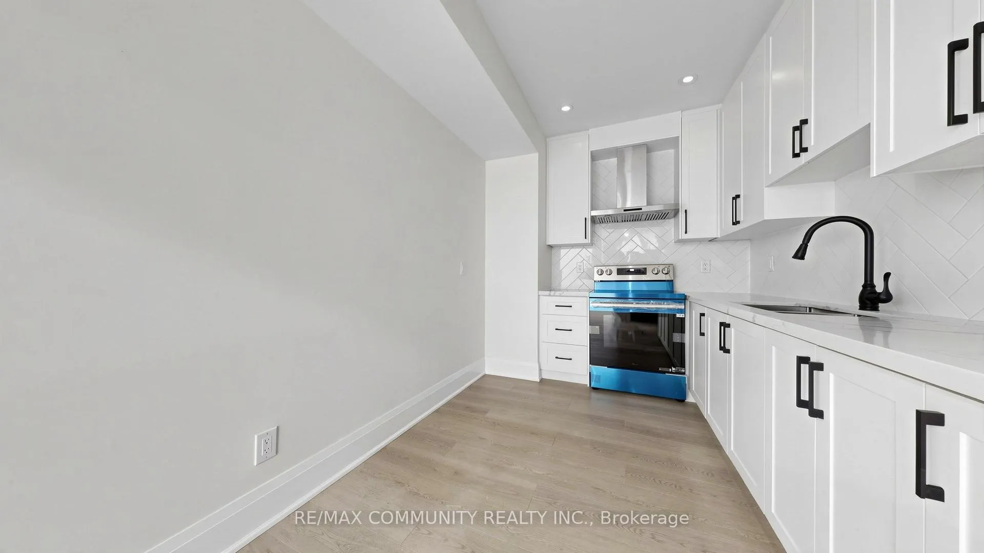 Photo 11 of 1544A Honey Locust Place, Pickering, Rural Pickering — HOMEH