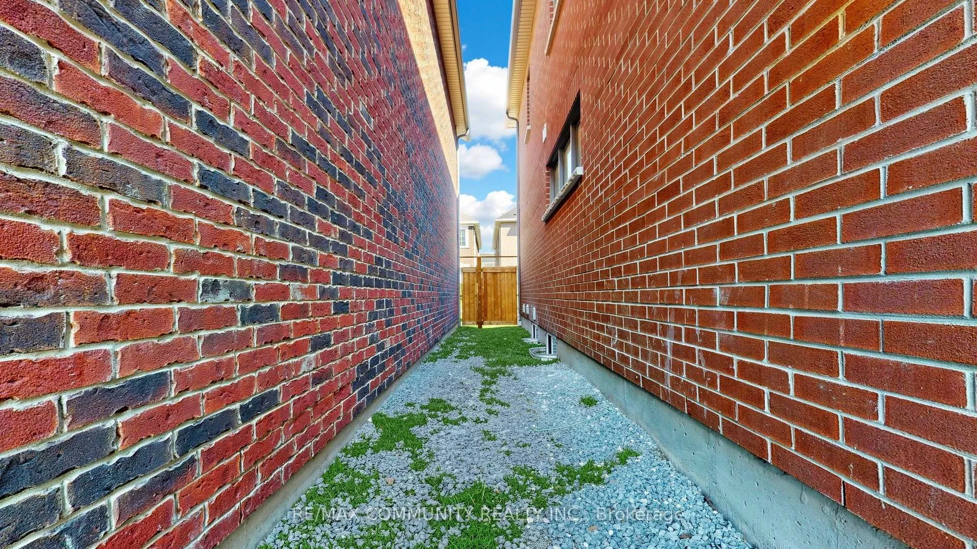 Photo 27 of 1544A Honey Locust Place, Pickering, Rural Pickering — HOMEH