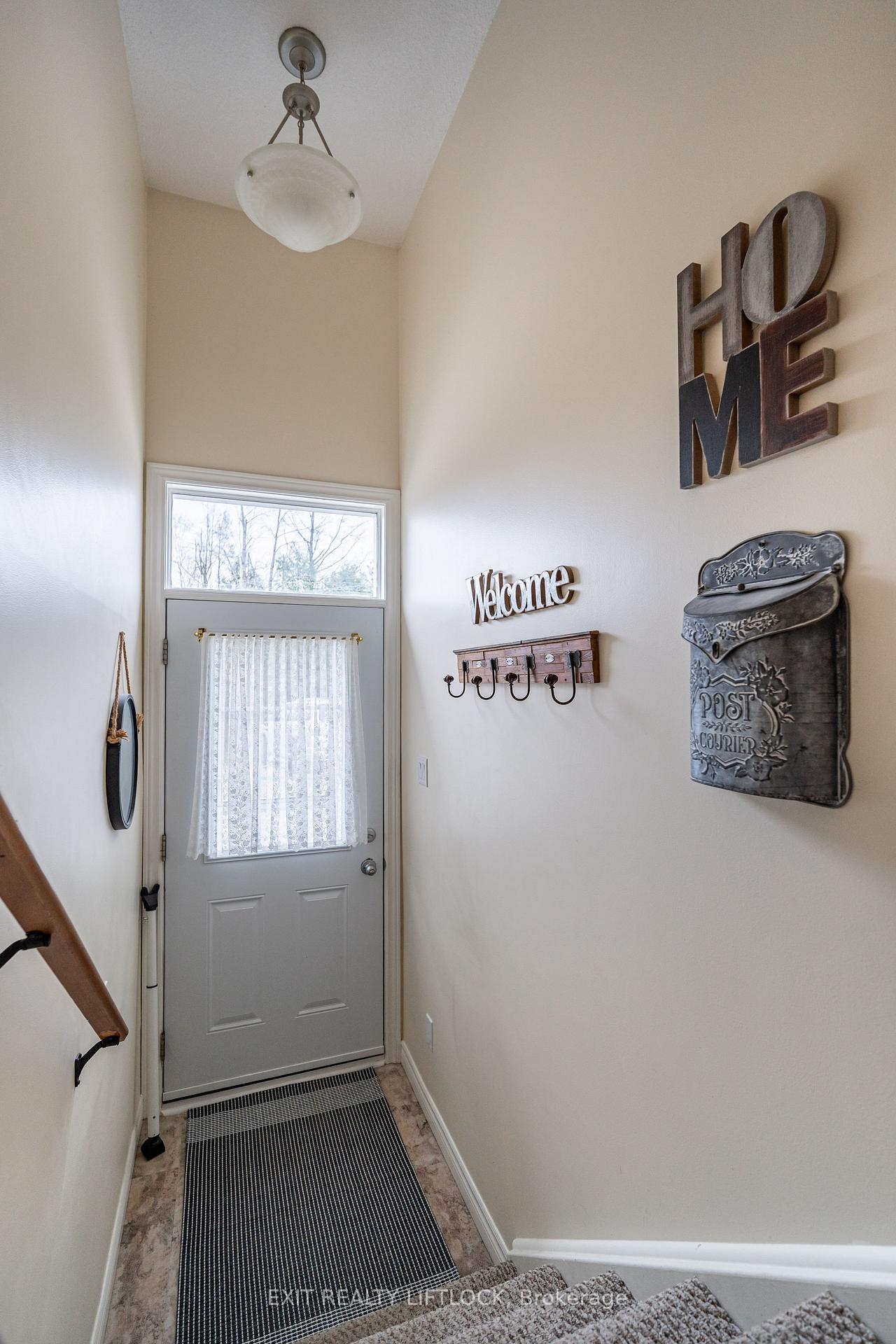 Photo 3 of Unit D, 107 Rita Crescent, Kawartha Lakes, Omemee — HOMEH
