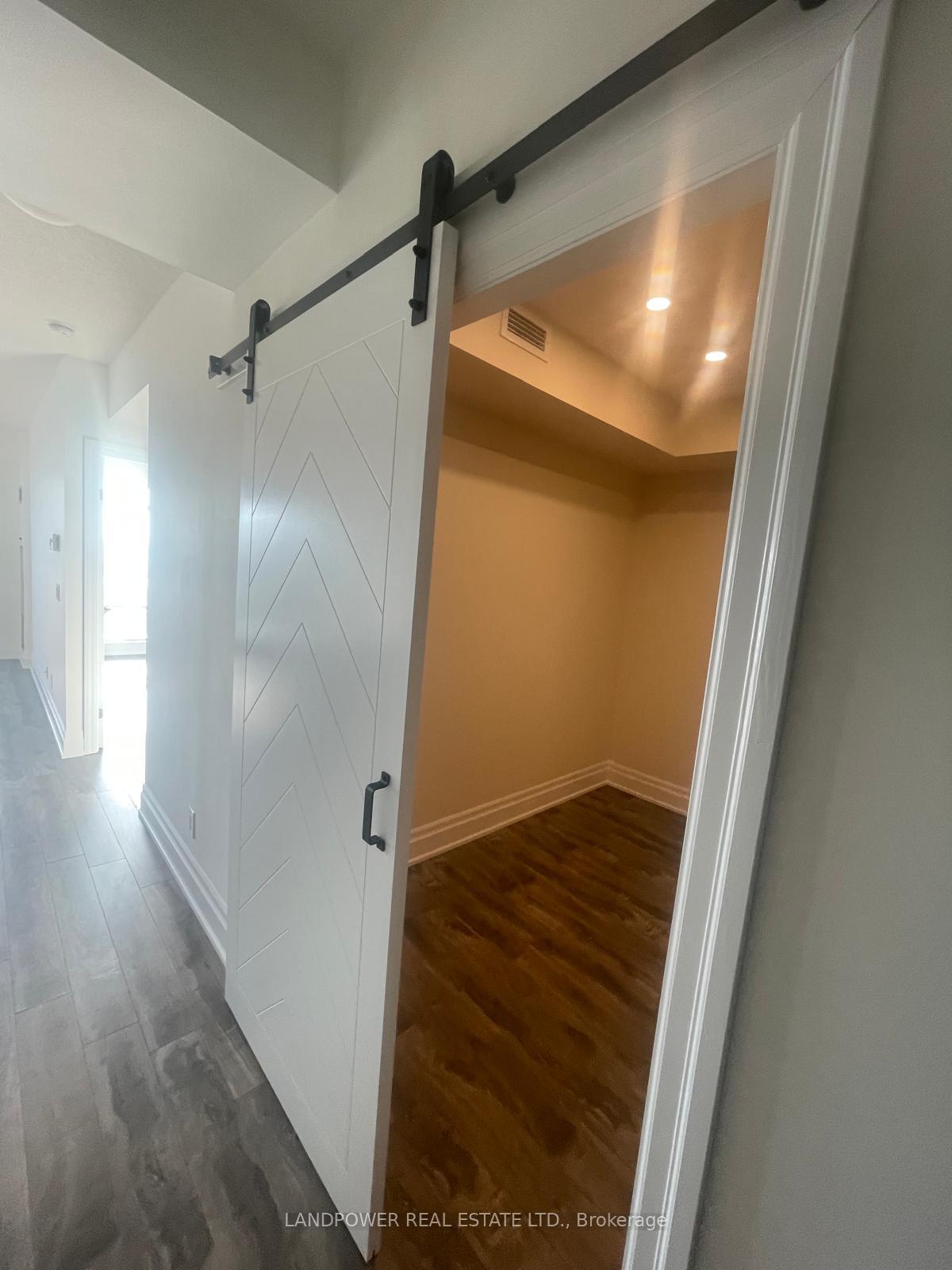 Photo 5 of Unit 603, 131 Upper Duke Crescent, Markham, Unionville — HOMEH