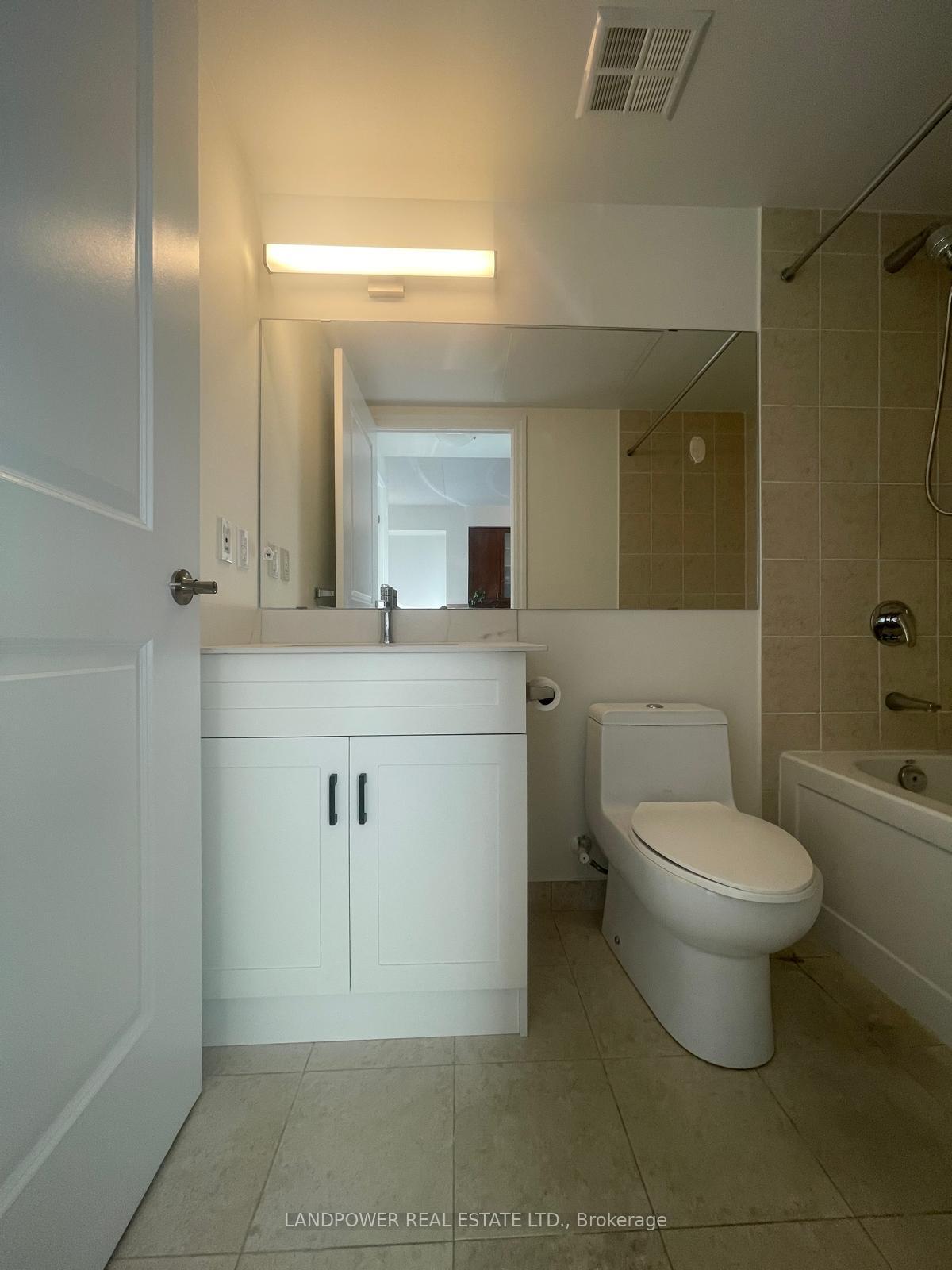 Photo 7 of Unit 603, 131 Upper Duke Crescent, Markham, Unionville — HOMEH