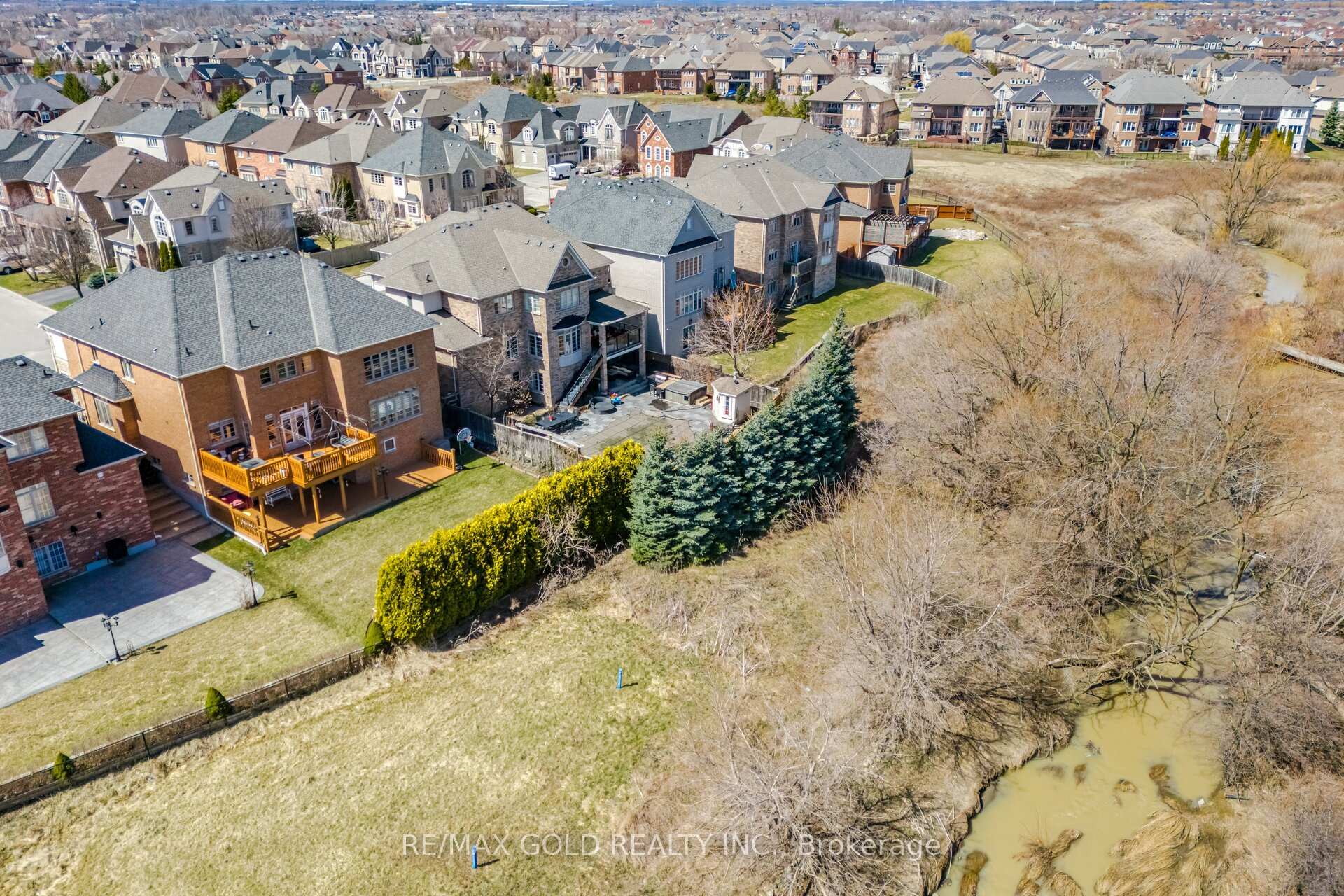 Photo 3 of 24 Vespahills Crescent, Brampton, Bram East — HOMEH
