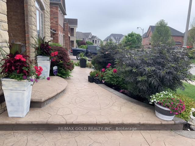 Photo 5 of 24 Vespahills Crescent, Brampton, Bram East — HOMEH