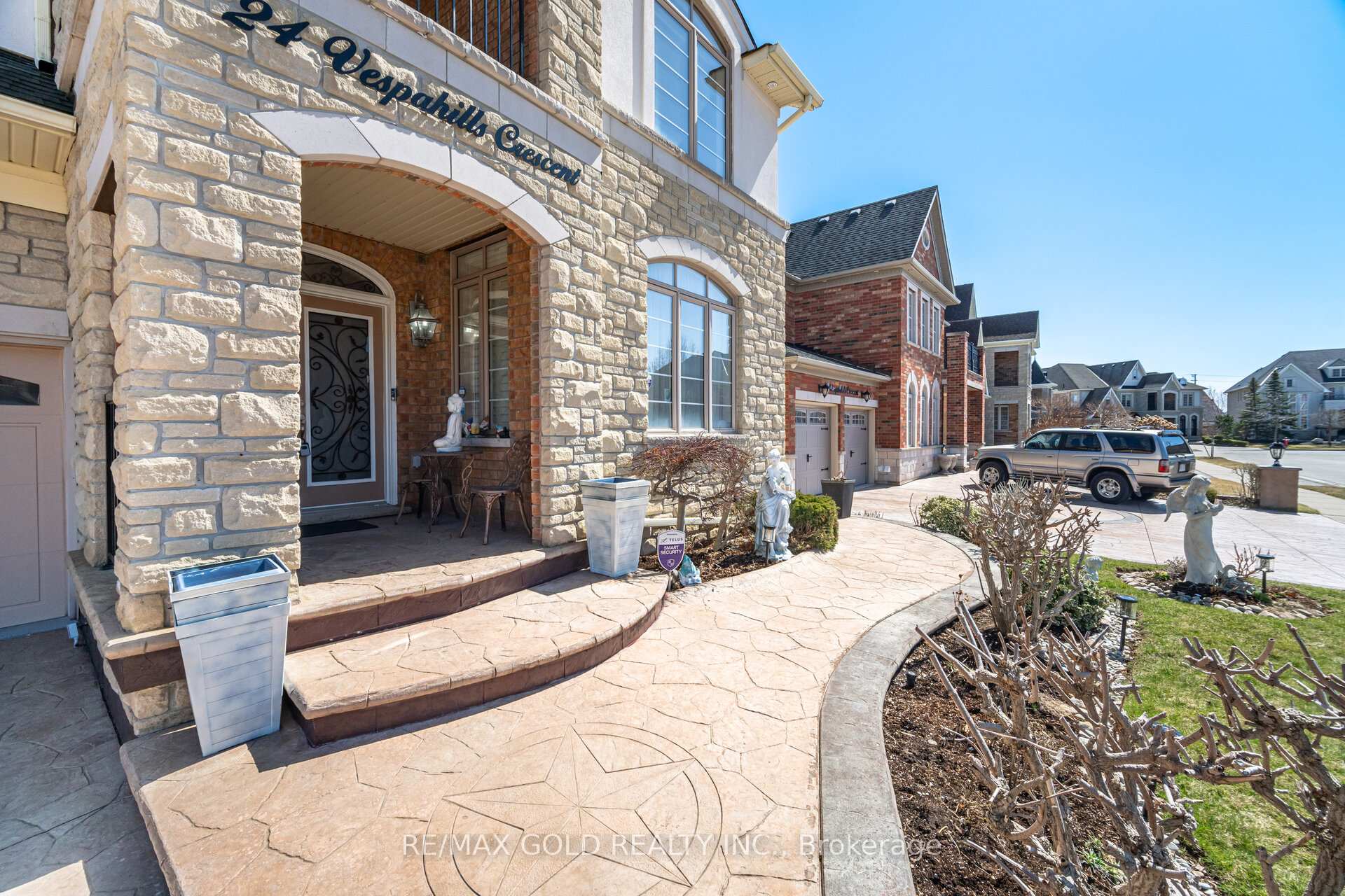Photo 7 of 24 Vespahills Crescent, Brampton, Bram East — HOMEH