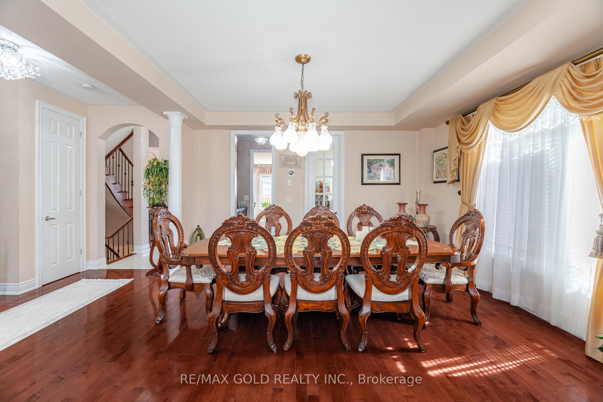 Photo 12 of 24 Vespahills Crescent, Brampton, Bram East — HOMEH