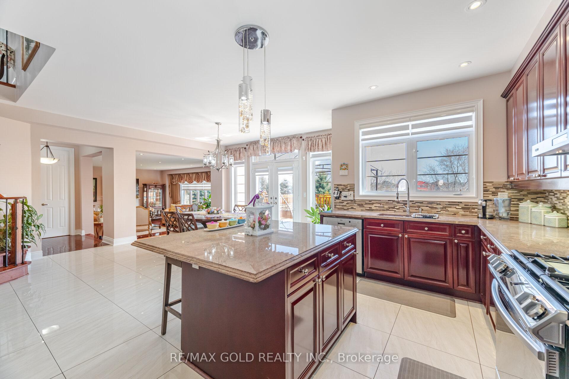 Photo 19 of 24 Vespahills Crescent, Brampton, Bram East — HOMEH