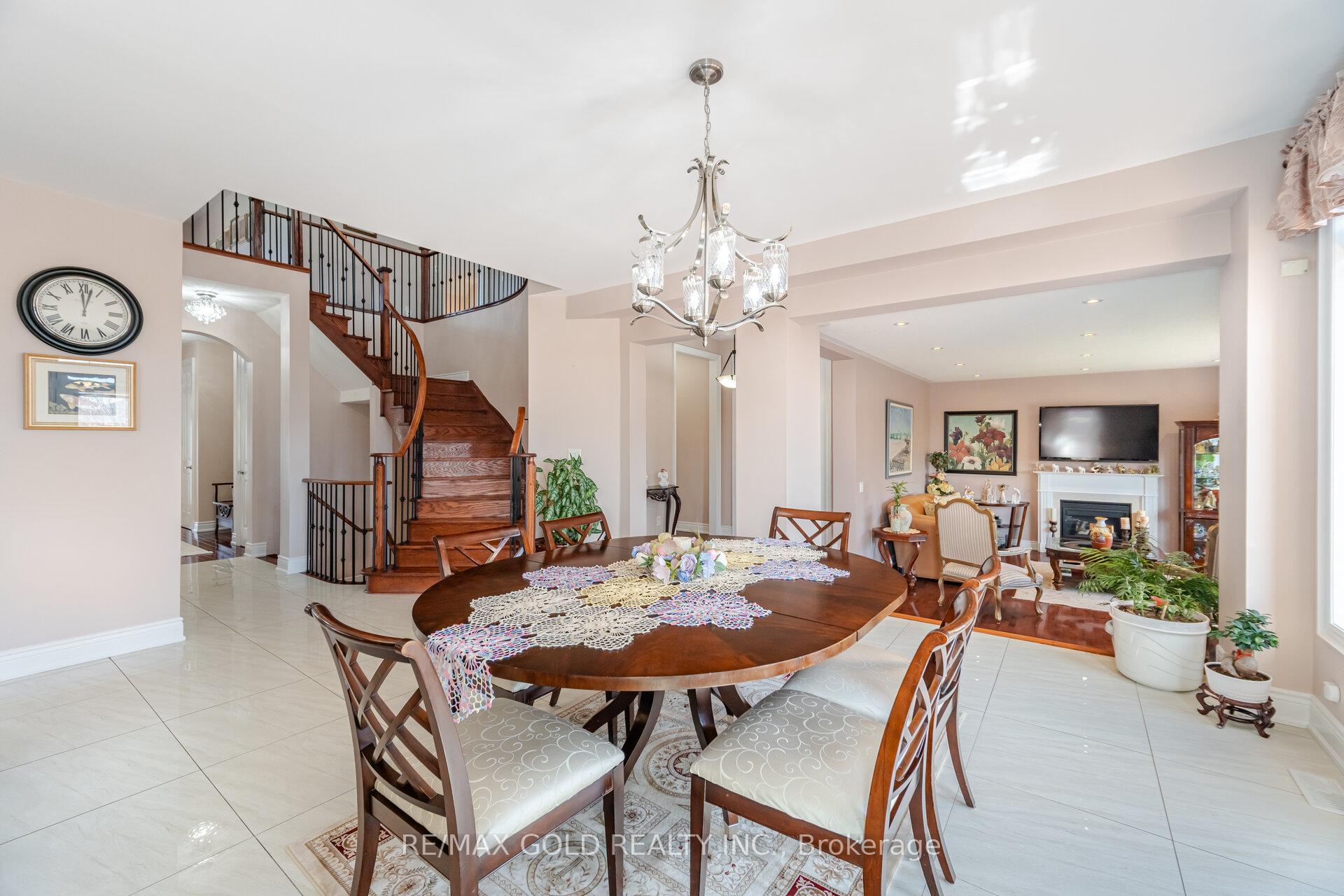 Photo 20 of 24 Vespahills Crescent, Brampton, Bram East — HOMEH