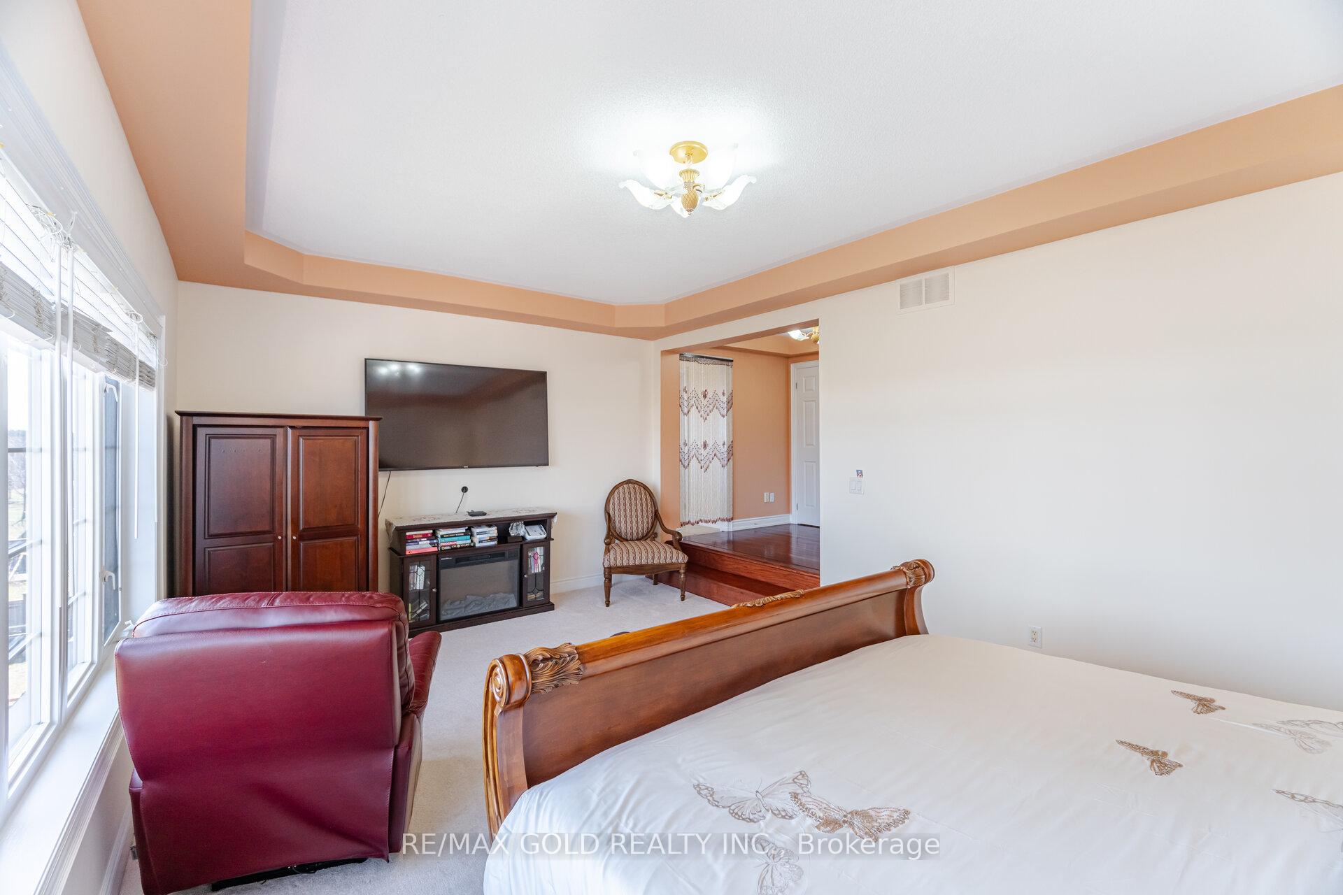 Photo 28 of 24 Vespahills Crescent, Brampton, Bram East — HOMEH