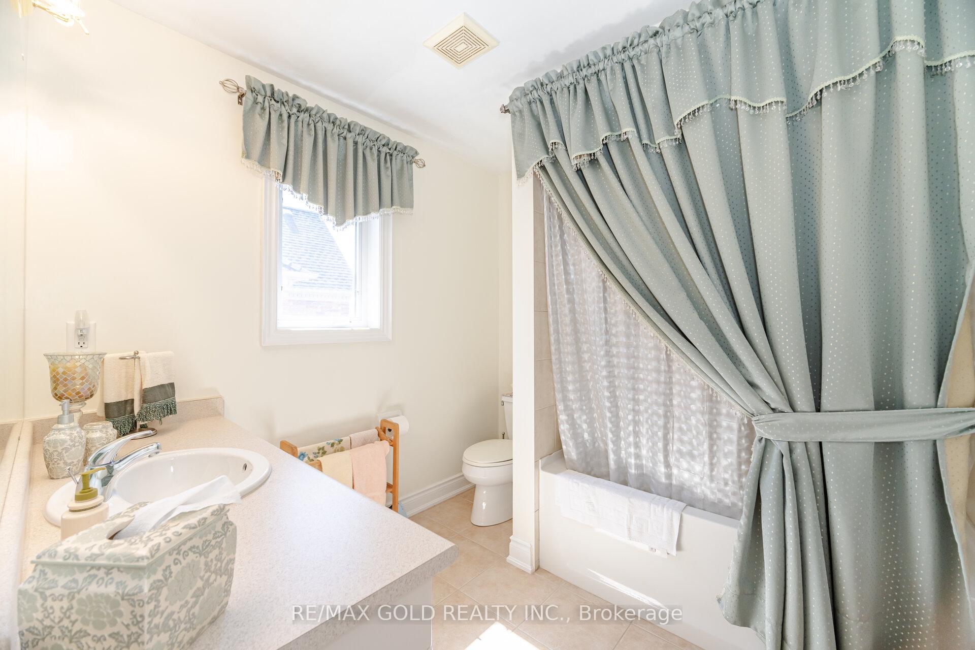 Photo 31 of 24 Vespahills Crescent, Brampton, Bram East — HOMEH
