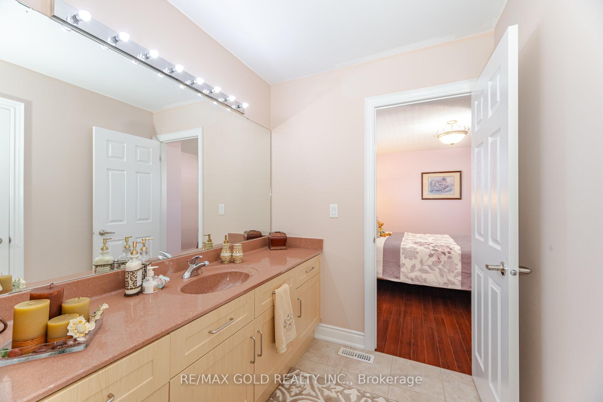 Photo 37 of 24 Vespahills Crescent, Brampton, Bram East — HOMEH