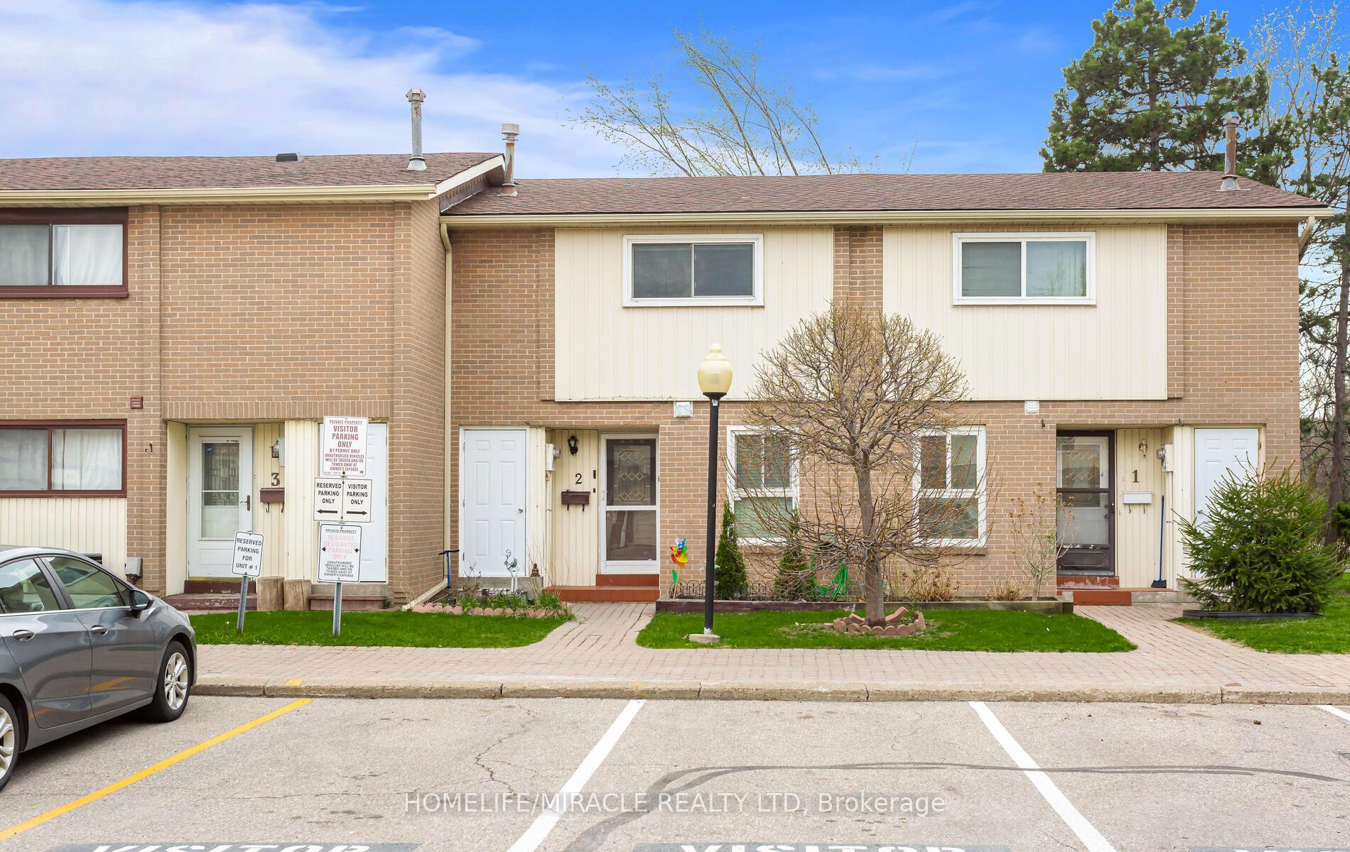Photo 2 of Unit 2, 2 Craigleigh Crescent, Brampton, Avondale — HOMEH