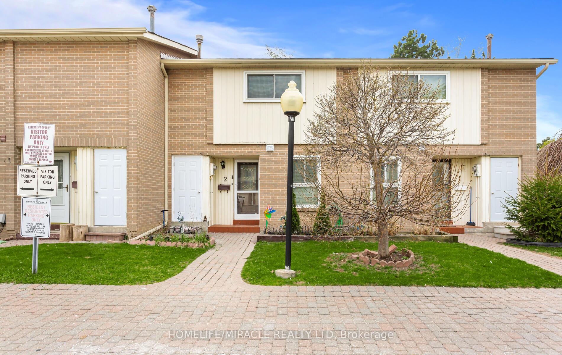 Photo 3 of Unit 2, 2 Craigleigh Crescent, Brampton, Avondale — HOMEH