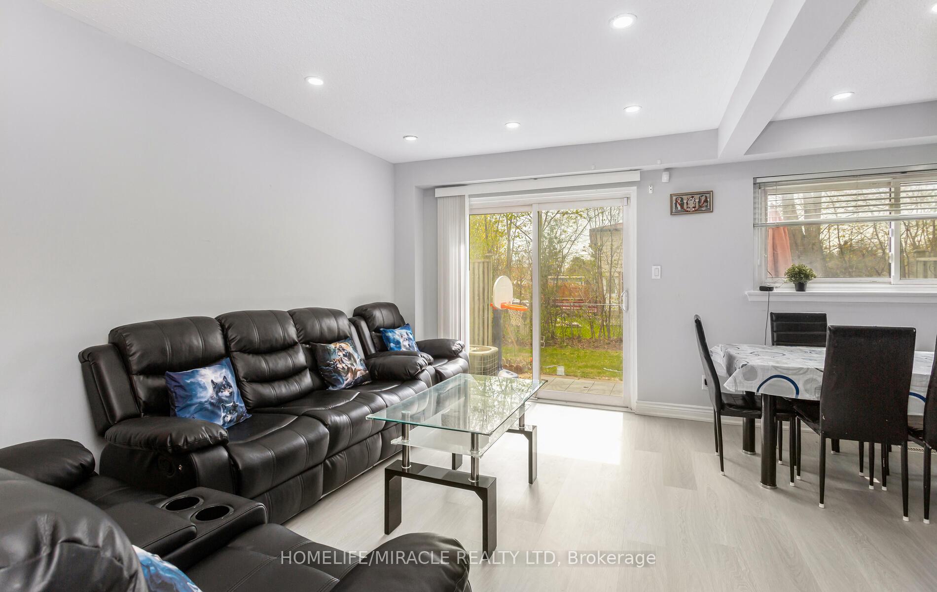 Photo 10 of Unit 2, 2 Craigleigh Crescent, Brampton, Avondale — HOMEH