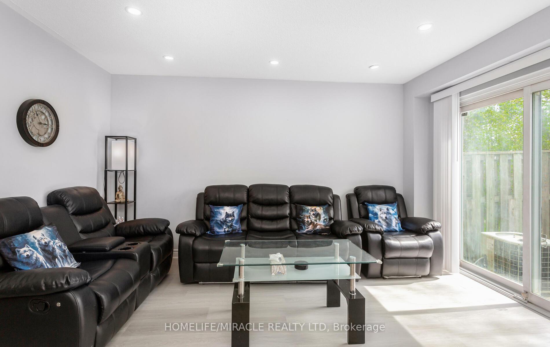 Photo 11 of Unit 2, 2 Craigleigh Crescent, Brampton, Avondale — HOMEH
