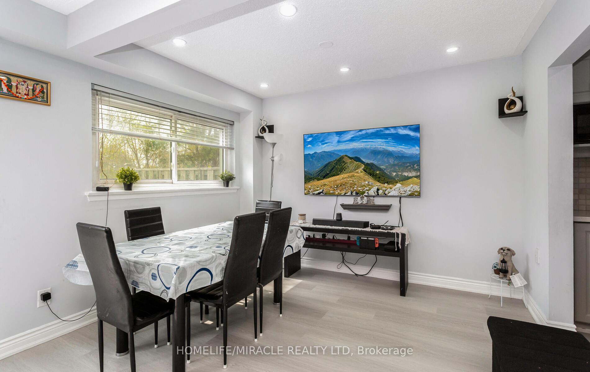 Photo 16 of Unit 2, 2 Craigleigh Crescent, Brampton, Avondale — HOMEH