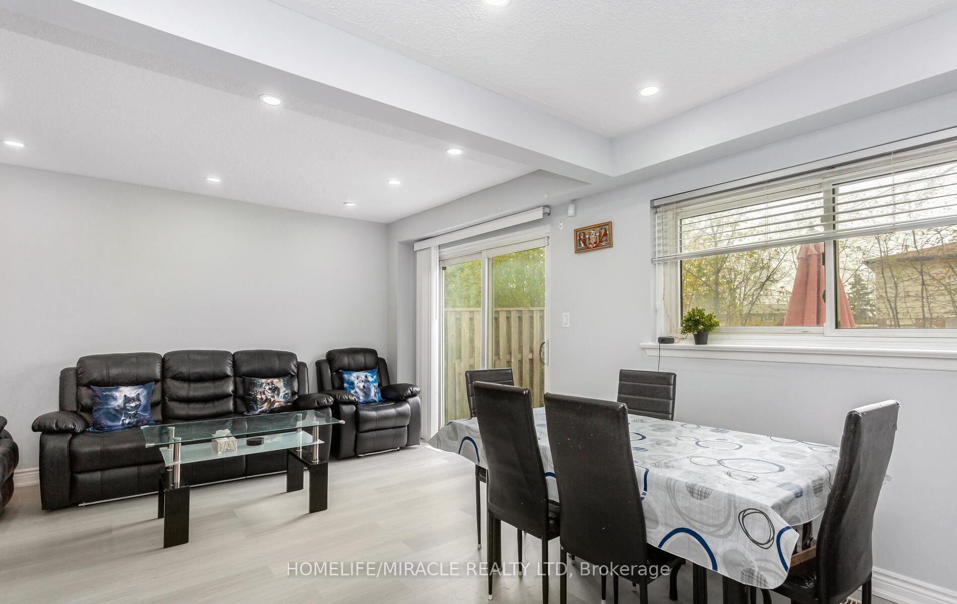 Photo 18 of Unit 2, 2 Craigleigh Crescent, Brampton, Avondale — HOMEH