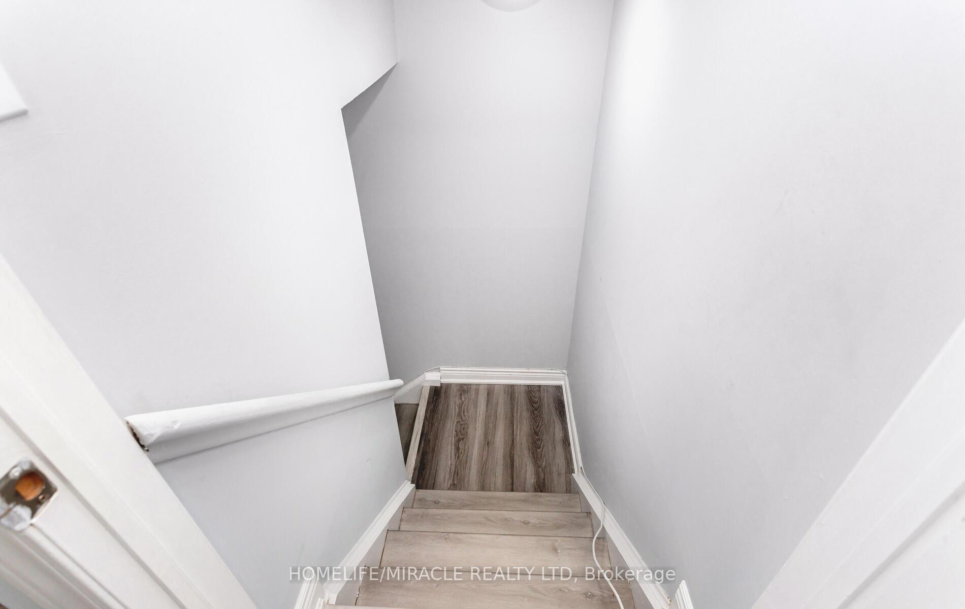 Photo 40 of Unit 2, 2 Craigleigh Crescent, Brampton, Avondale — HOMEH