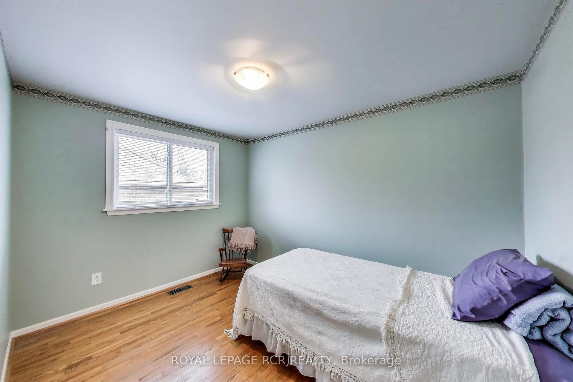 Photo 12 of 43 Appleby Drive, Brampton, Avondale — HOMEH