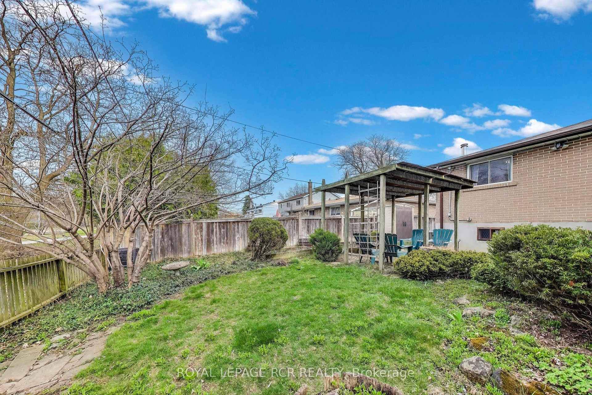 Photo 18 of 43 Appleby Drive, Brampton, Avondale — HOMEH