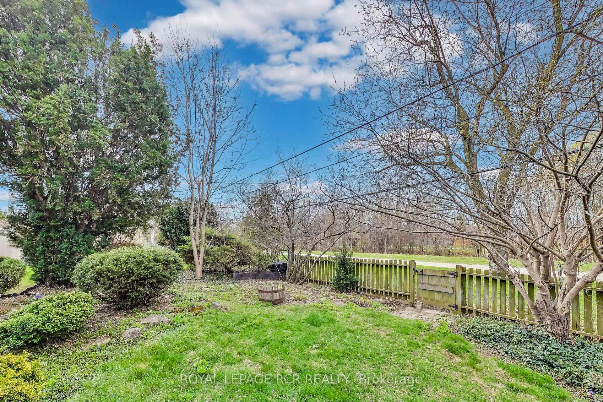 Photo 21 of 43 Appleby Drive, Brampton, Avondale — HOMEH