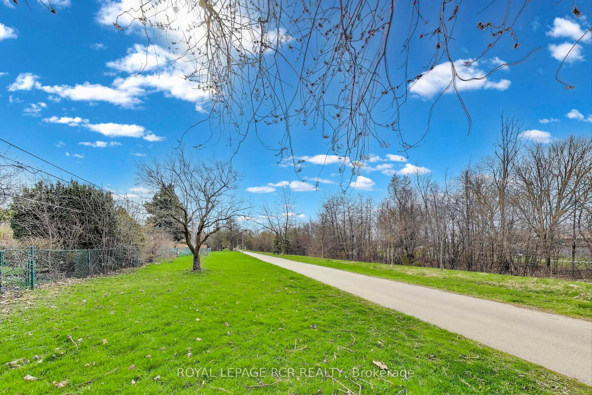 Photo 23 of 43 Appleby Drive, Brampton, Avondale — HOMEH