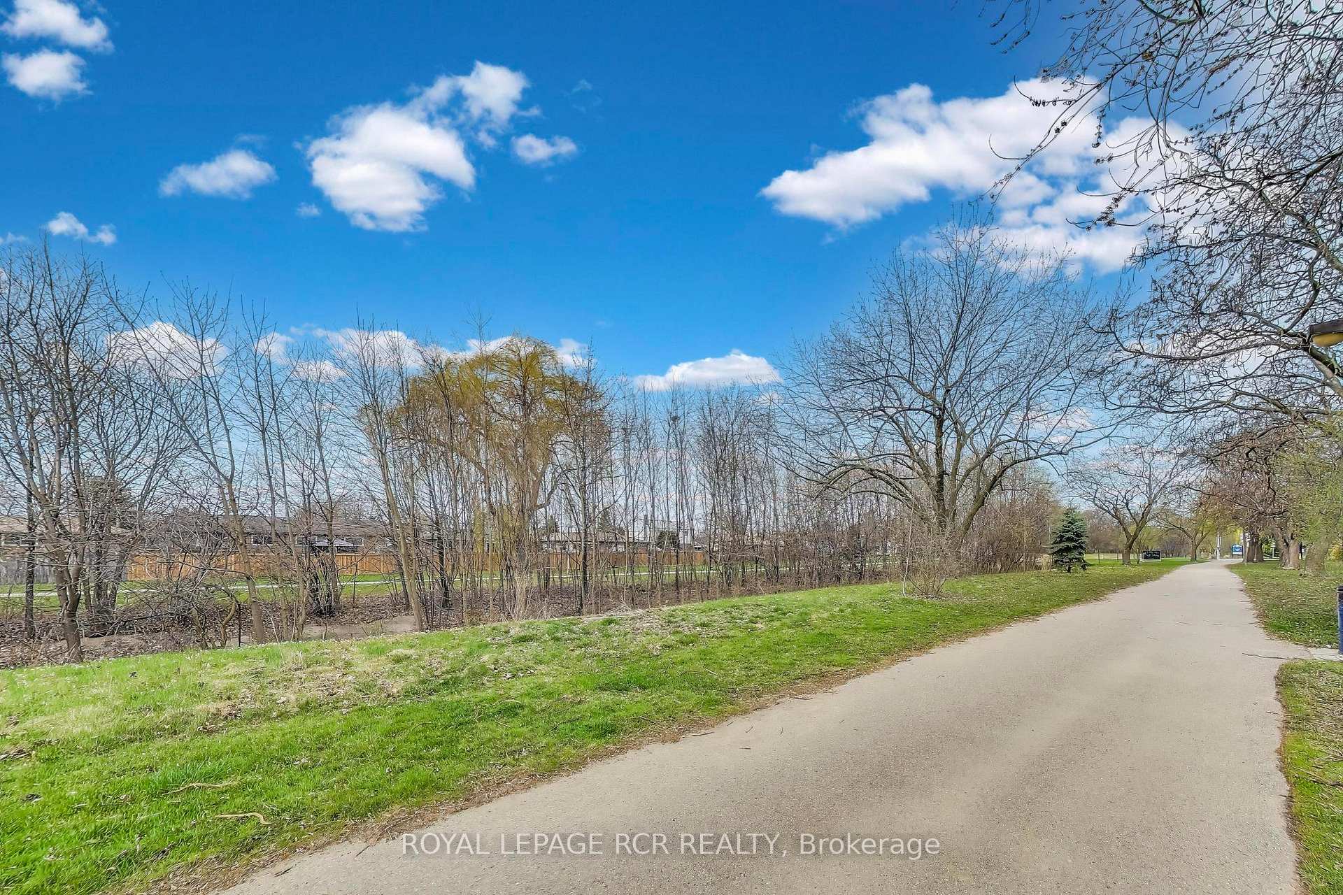 Photo 25 of 43 Appleby Drive, Brampton, Avondale — HOMEH