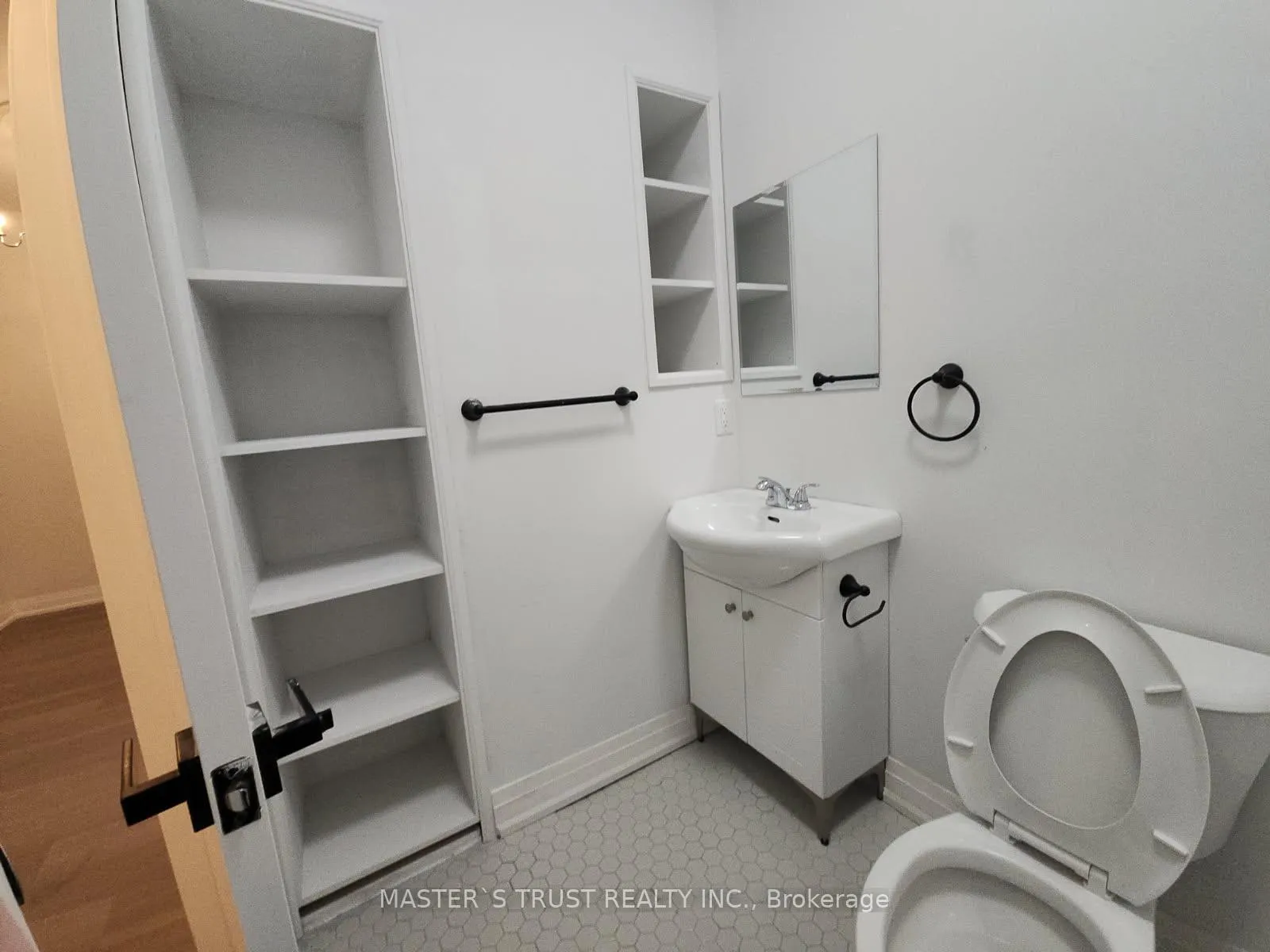 Photo 8 of Unit 2, 54 Main Street S, Uxbridge — HOMEH