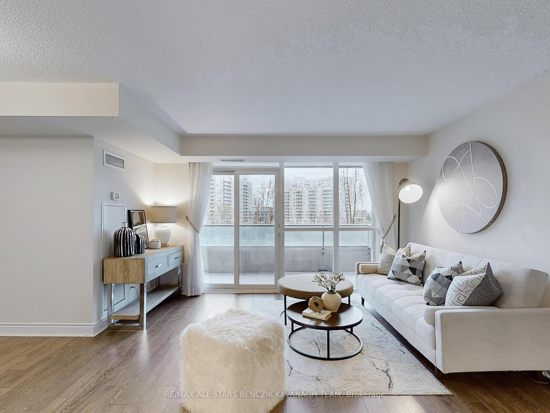 Photo 5 of Unit 369, 23 Cox Boulevard, Markham, Unionville — HOMEH