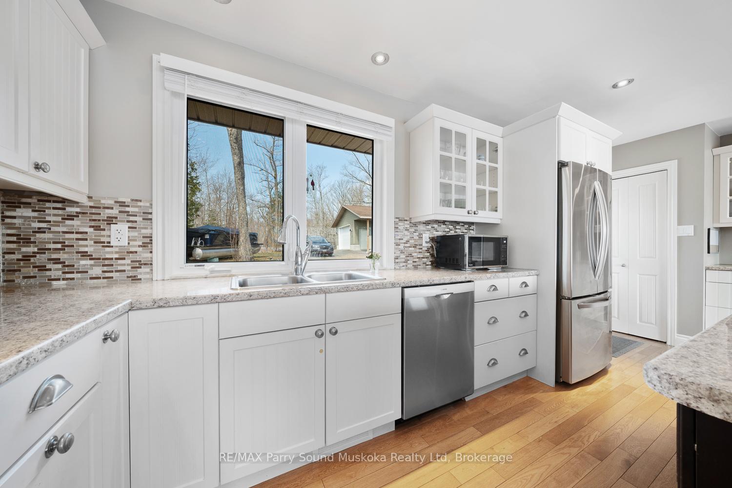 Photo 13 of 115 Manitou Drive, McKellar — HOMEH