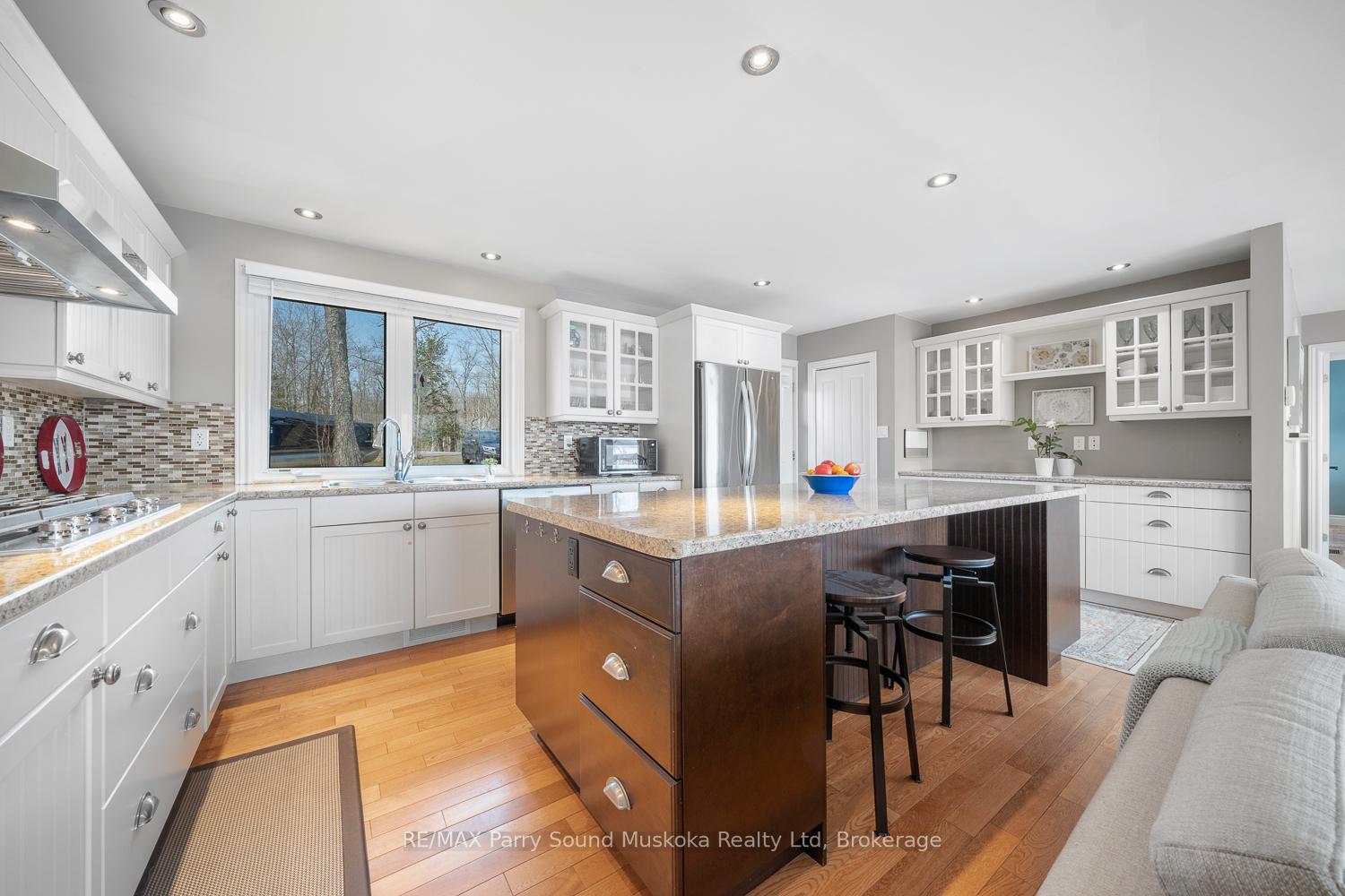 Photo 16 of 115 Manitou Drive, McKellar — HOMEH