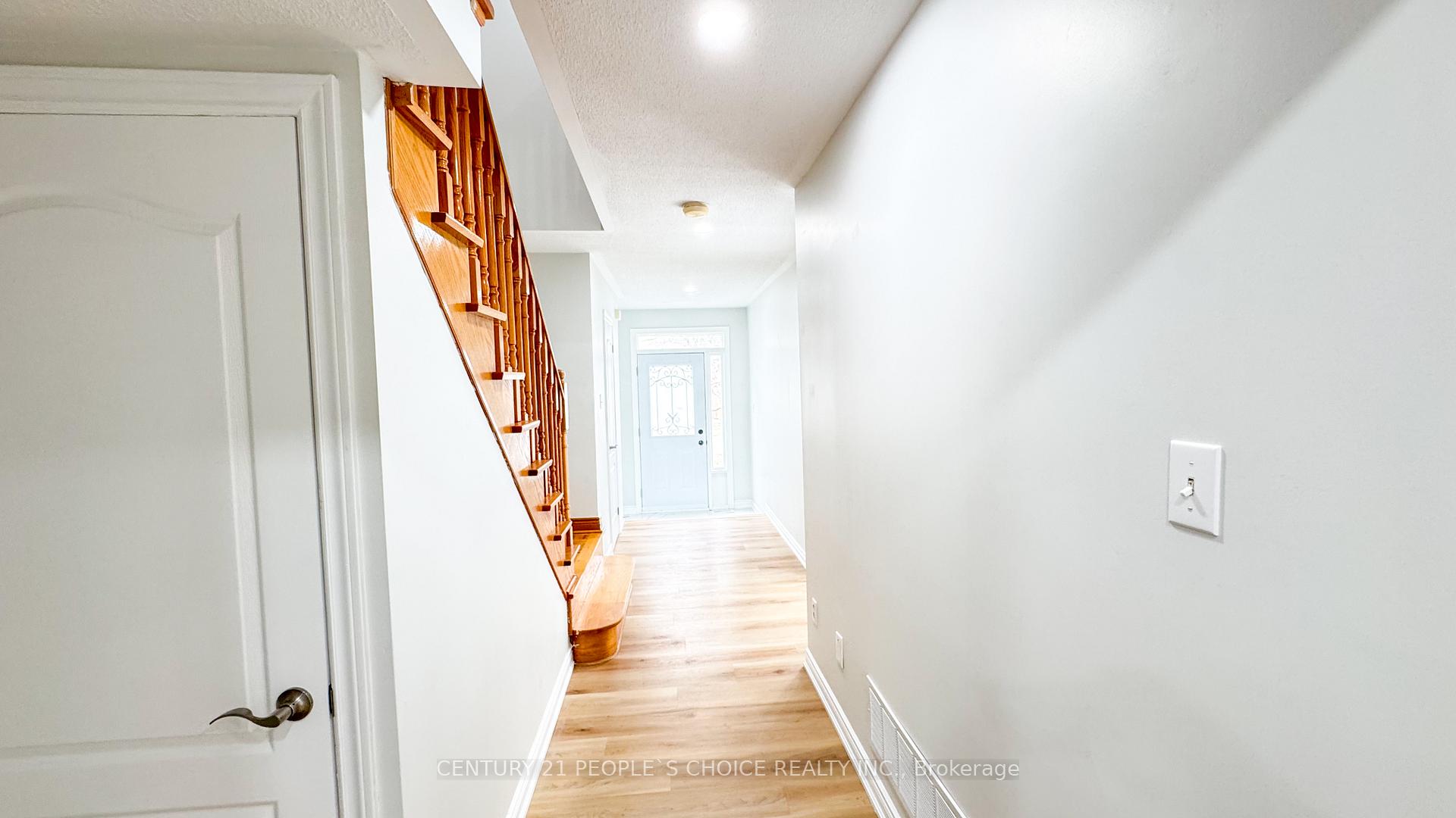 Photo 11 of 3 Bison Run Road, Brampton, Sandringham-Wellington — HOMEH