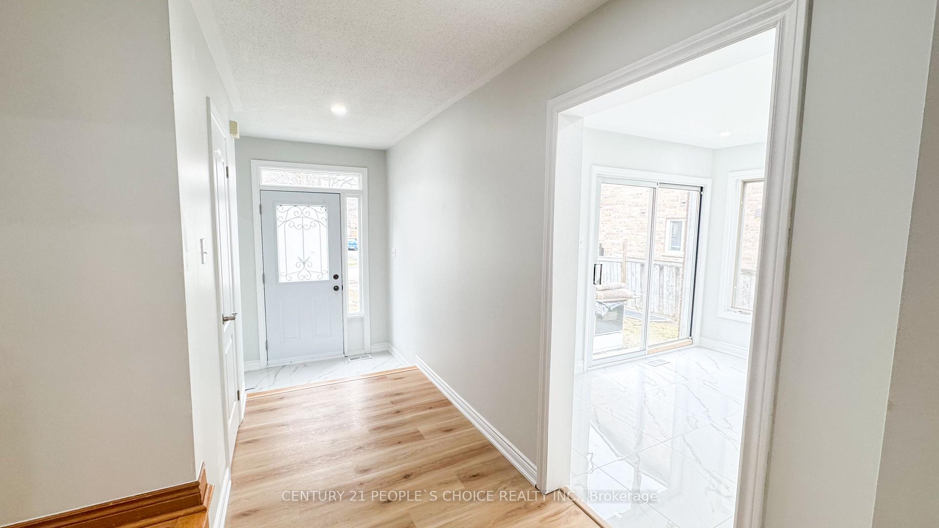 Photo 14 of 3 Bison Run Road, Brampton, Sandringham-Wellington — HOMEH