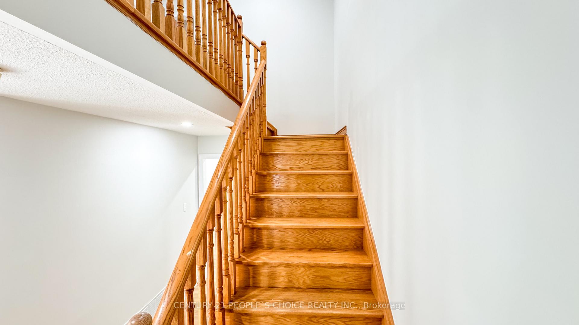 Photo 15 of 3 Bison Run Road, Brampton, Sandringham-Wellington — HOMEH